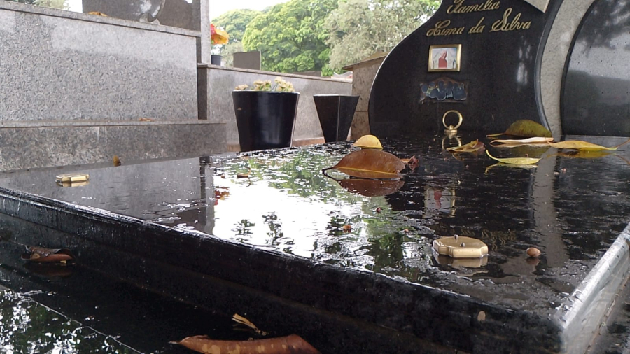 Placas de Bronze são furtadas de túmulos em Campo Mourão