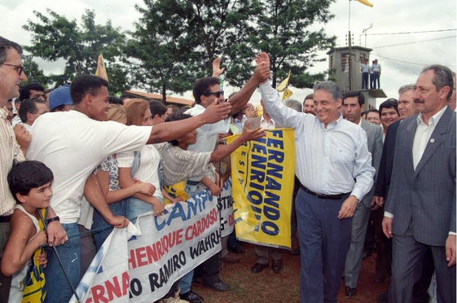 Exposição marca os 30 anos da visita de FHC a Campo Mourão